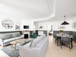 Smart-tv en een open haard