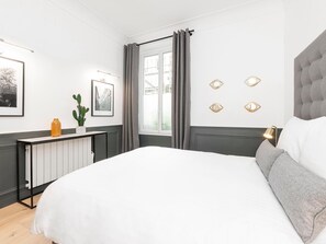 3 bedrooms, desk, iron/ironing board, free WiFi - LivinParis | Luxury 3 Bedrooms Opera I (Paris)