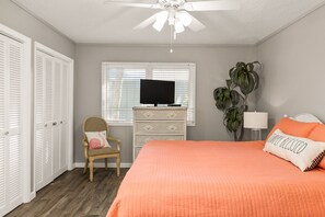 2 soverom, strykejern/-brett, reiseseng for barn og wi-fi (inkludert)