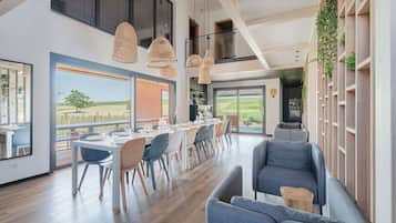 Panoramic Villa, Accessible, Ensuite (Le Lodge) | Dining