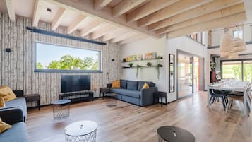 Panoramic Villa, Accessible, Ensuite (Le Lodge) | Lounge