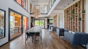 Panoramic Villa, Accessible, Ensuite (Le Lodge) | Dining