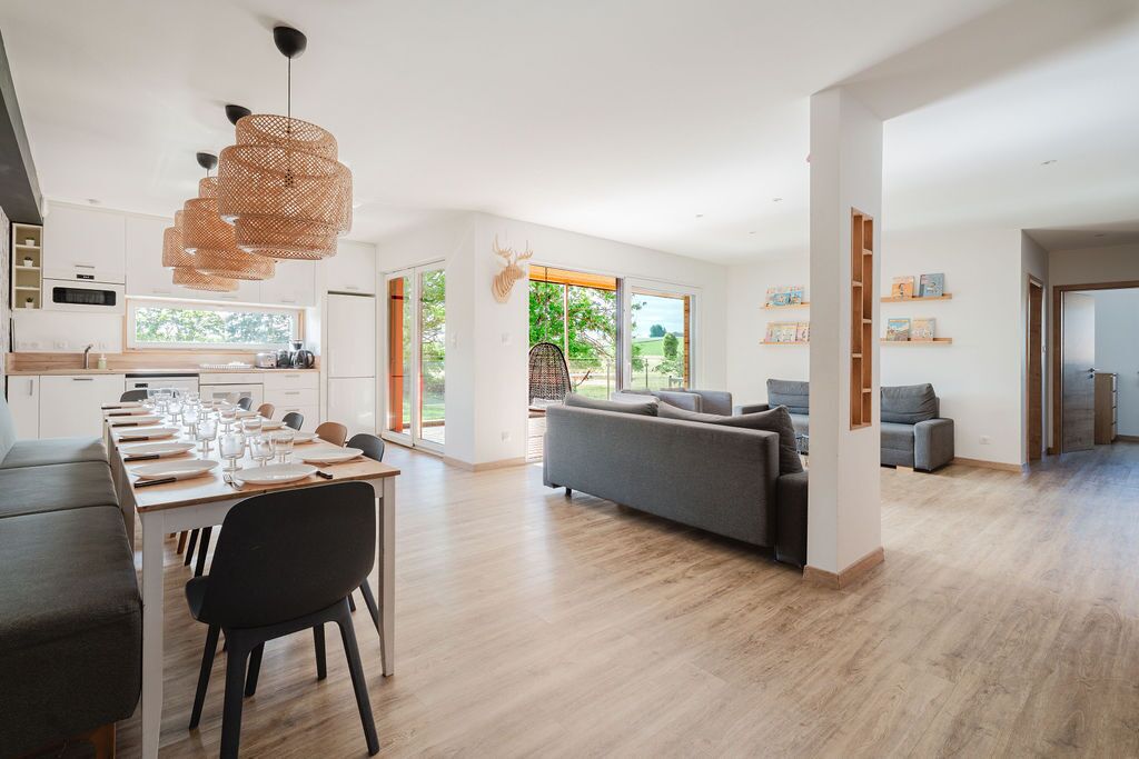 Panoramic Cottage, Courtyard View (Le Deck) | Dining