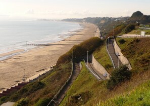 Am Strand, Liegestühle, Strandtücher