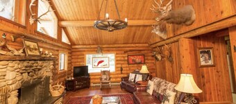 Coal Creek Mountain Lodge
PREMIER mountain lodge with beautiful scenic views!