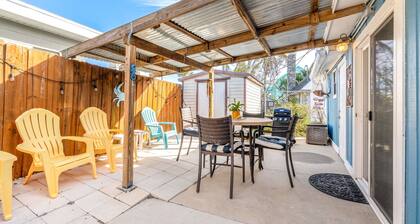 ⛱️ BEACHFRONT PRIVATE BEACH HOUSE 🚀🌴👙🚢