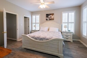 6 Schlafzimmer, Schreibtisch, kostenloses WLAN