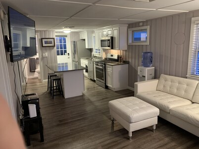 Plum Place - Dog Friendly, Steps from the beach