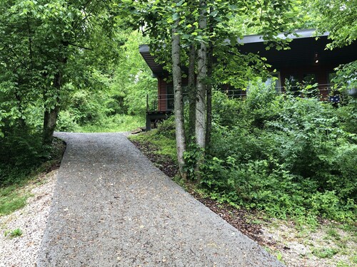 Private RRG Cabin • Hot Tub • 2BR • Secluded in the Woods