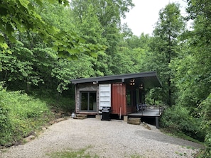 Exterior - BEST CABIN EVER!-IN THE WOODS-SUPER CLEAN-HOT TUB-PAVED ROAD-NATURAL BRIDGE PARK (Stanton)