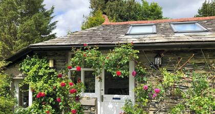 A lovely open plan detached cottage in a rural location.