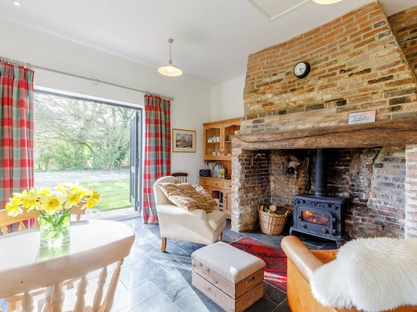 Interior - Pettingalls Farm Cottage (Deopham Green, near Wymondham)