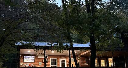 Anderson Paradise Cabin in Albert Pike Recreational Area, Caddo Gap Arkansas