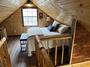 3 bedrooms, travel crib, WiFi, bed sheets - Anderson Paradise Cabin in Albert Pike Recreational Area, Caddo Gap Arkansas (Caddo Gap)
