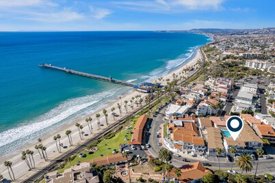 Cheerful condo with a pool, high-speed WiFi & private gas grill