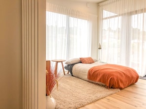 1 bedroom, iron/ironing board, free WiFi, bed sheets - The Studio St Clair ~ architectural guest house (Dunedin)