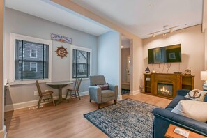 智能電視、書籍