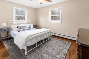 3 bedrooms, iron/ironing board, free WiFi, bed sheets