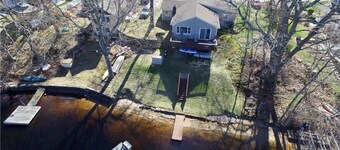 Awesome 3 bd lake house on Johnson’s Pond