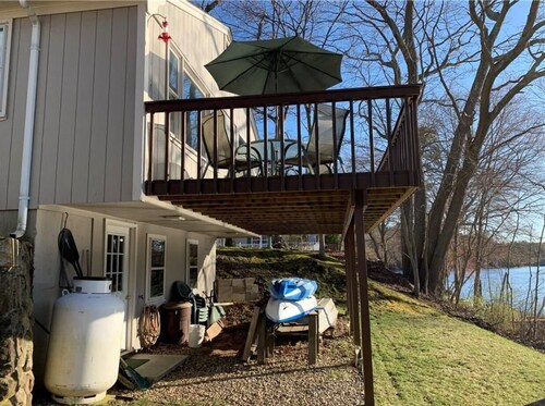 Awesome 3 bd lake house on Johnson’s Pond