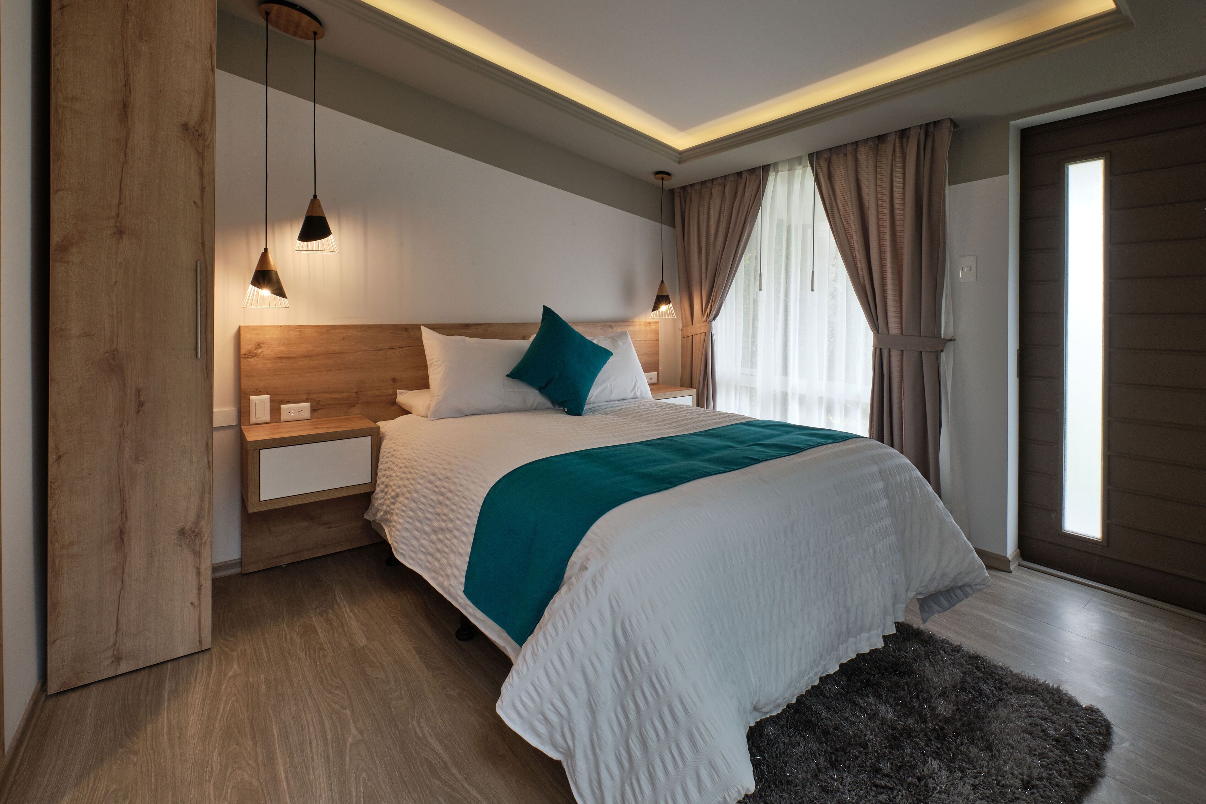 Habitación ejecutiva doble, 1 cama doble, accesible en silla de ruedas, vistas al jardín | Ropa de cama de alta calidad y edredones de plumas