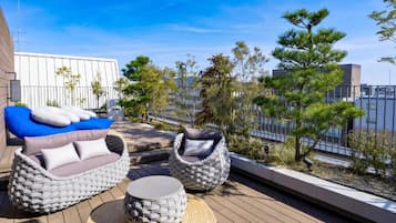 Presidential Quadruple Room, Non Smoking (Park) | Teres/patio