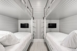 8 Schlafzimmer, Bügeleisen/Bügelbrett, Reisekinderbett, Internetzugang