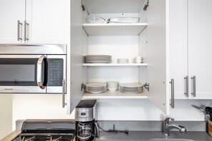 Fridge, microwave, oven, stovetop - Connected South End Studio w/ W/D near T Stops, by Blueground (Boston)