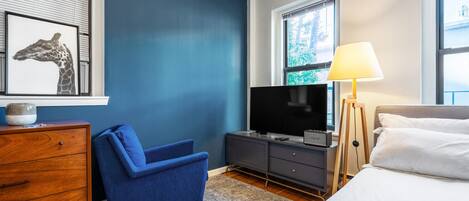 Iron/ironing board, WiFi, bed sheets