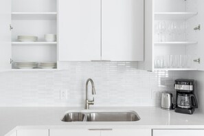 Interior - Ideal Downtown 1BR w W/D in unit, Gym, Doorman near Chinatown T, by Blueground (Boston)