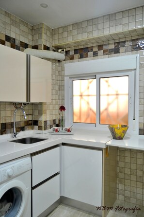 Badekar, hårføner og håndklær