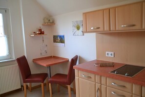 Køleskab, mikrobølgeovn, opvaskemaskine