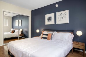 1 bedroom, iron/ironing board, WiFi, bed sheets - Premium Brentwood 1BR w/ Pool, walk to San Vicente Blvd., by Blueground (Los Angeles)