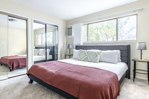 1 bedroom, iron/ironing board, WiFi, bed sheets - Spacious Beverly Hills 1BR near Beverly Center, by Blueground (Los Angeles)