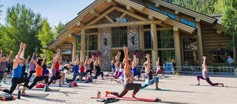 Large townhouse Baldy Views and walk to town/Base of Baldy