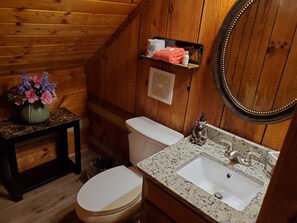 Ensemble douche/baignoire, sèche-cheveux, serviettes fournies, savon