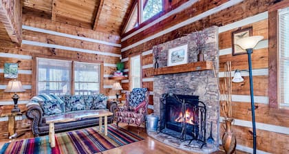 Twin Bear II - Spring and Summer in the Smokies With an EV Charger for Guests!