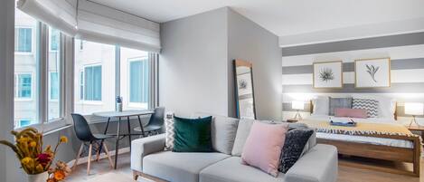 Fernseher, Stereoanlage