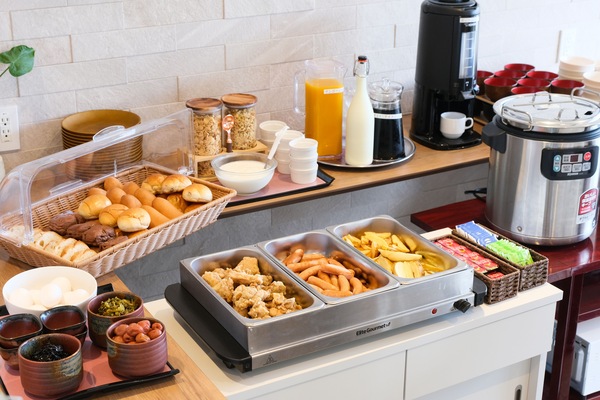 Daily full breakfast for a fee