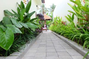 Property grounds - Best price Rendira 2 two bedroom private pool with green tropical view (Ubud)