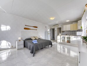 8 Schlafzimmer, Internetzugang