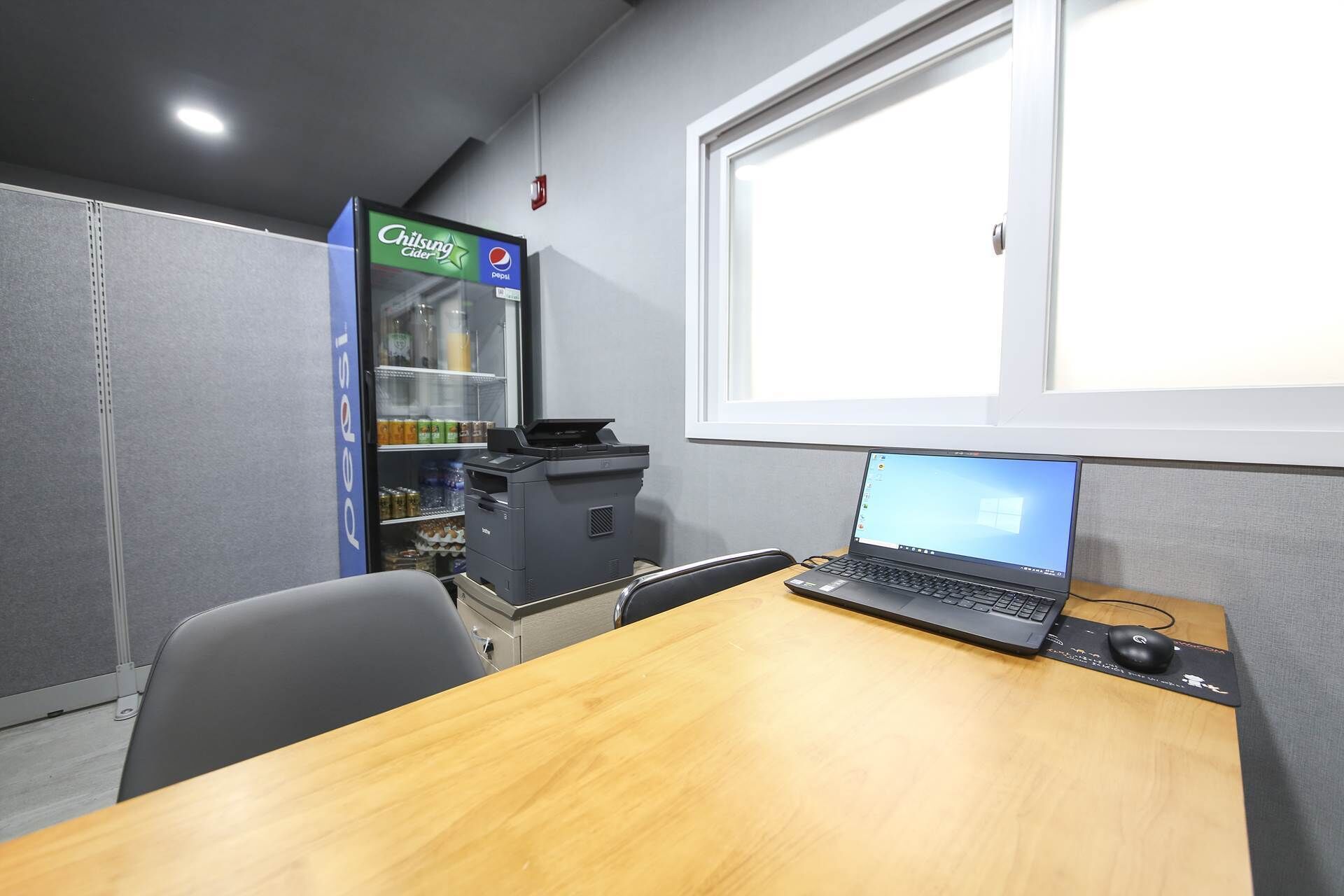 free daily self-service breakfast