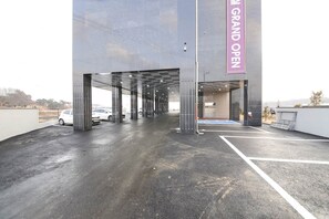 Property entrance - City Hotel (Jincheon)