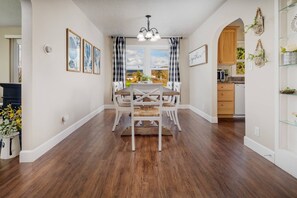 Unclassified image, 3 of 25, button