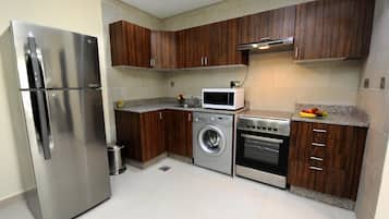 Refrigerador, microondas, horno, lavavajillas