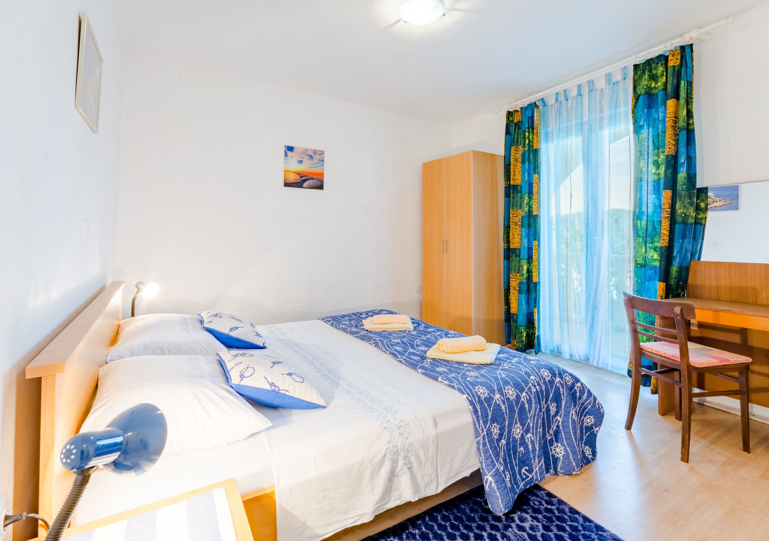 公寓 (Three-Bedroom Apartment with Pool) | 3 多间卧室、熨斗/熨衣板、婴儿床、床单