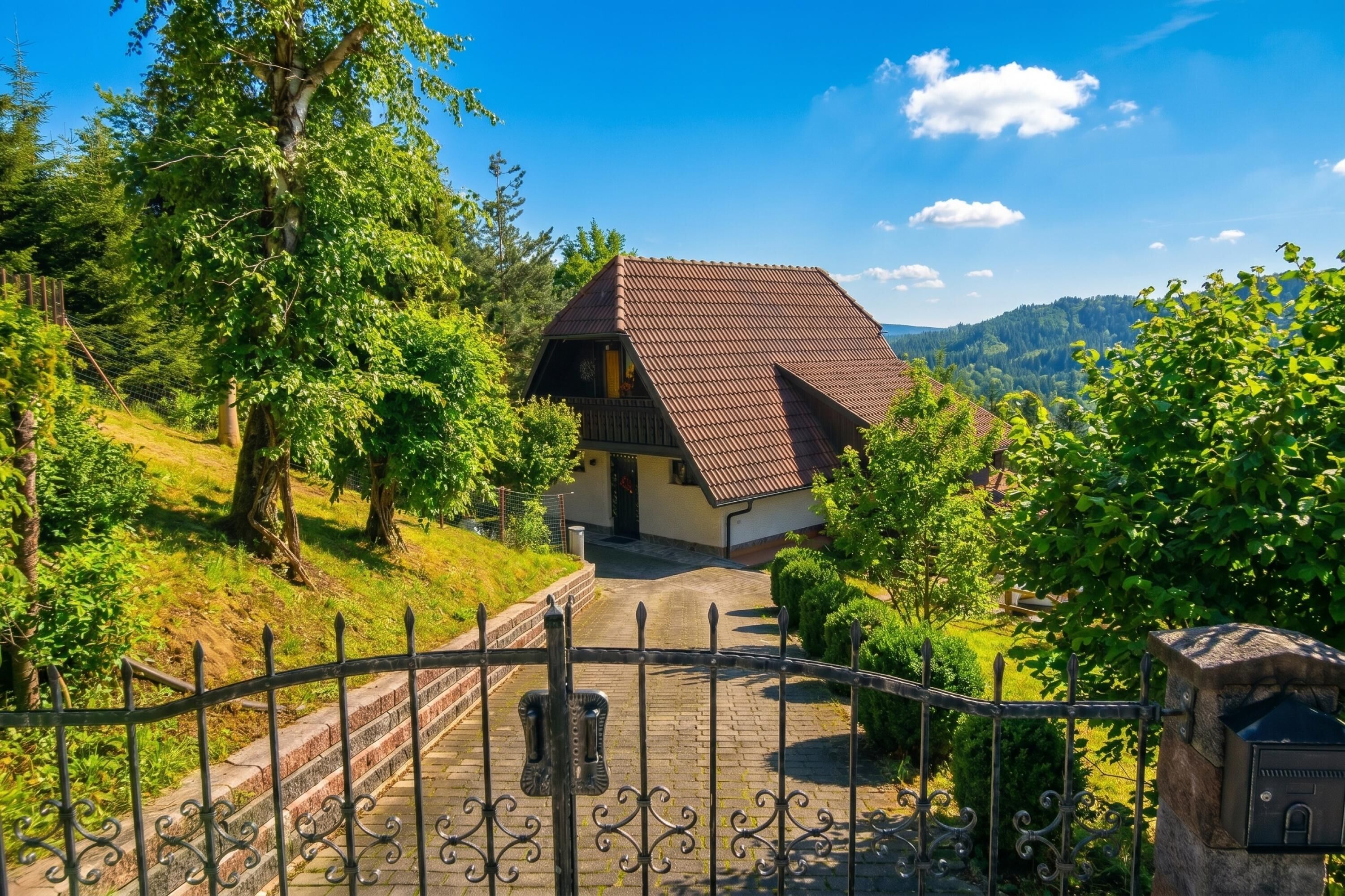 Family Villa, Multiple Bedrooms, 2 Bathrooms, Mountainside (Bonidesa House With Whirlpool) | Exterior
