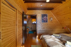 Family Villa, Multiple Bedrooms, 2 Bathrooms, Mountainside (Bonidesa House With Whirlpool) | 2 bedrooms, free WiFi, bed sheets - Bonidesa House With Whirlpool (Ljubno)
