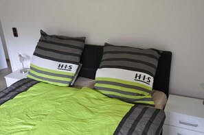 Unclassified image, 2 of 25, button