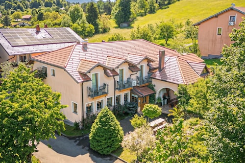 Pivka Na Meji Resort